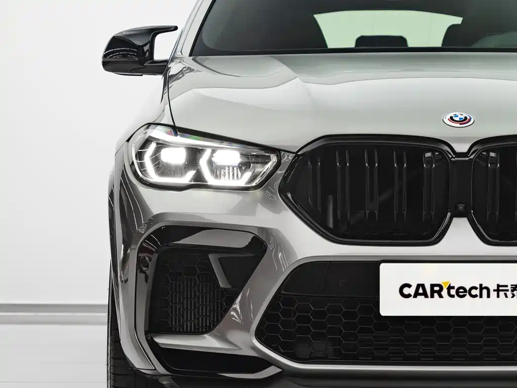 BMW X6 M 2022 — фото 10