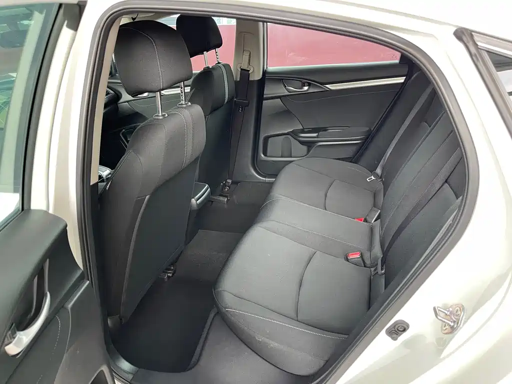 Honda Civic 2019 — фото 11