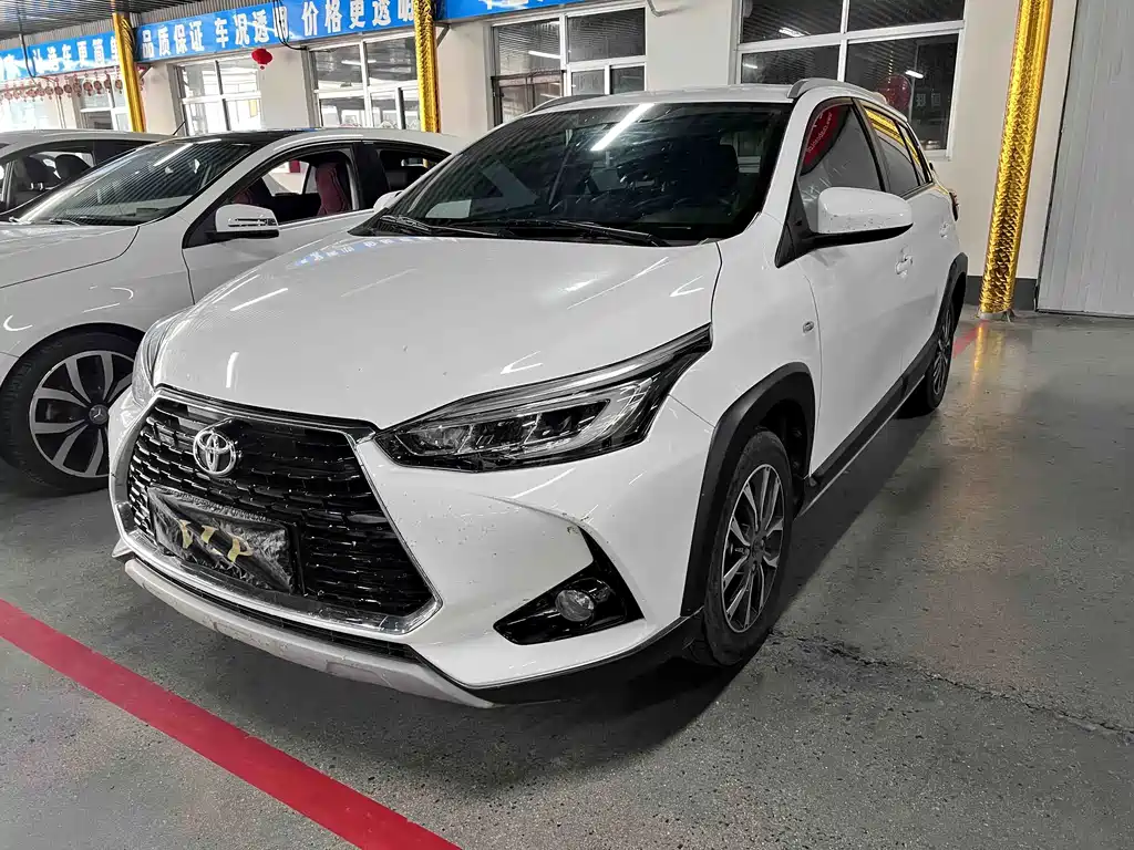 Toyota Yaris L 2023