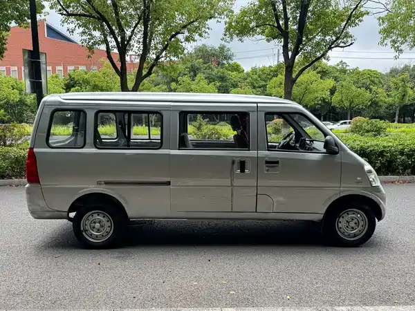 Wuling Rongguang 2012