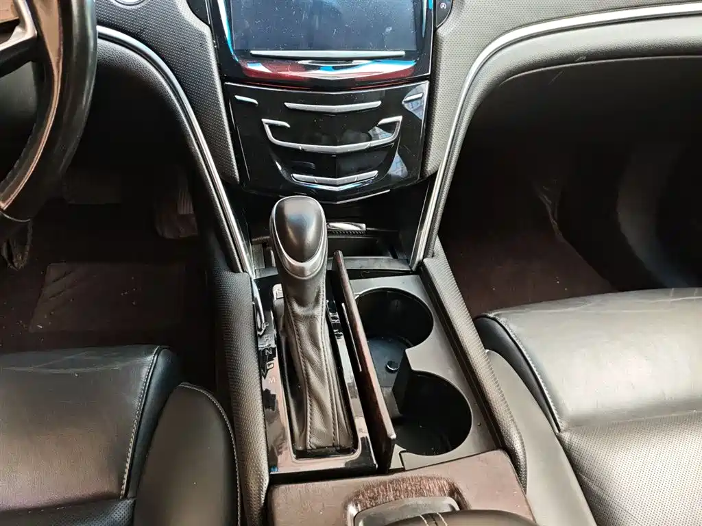 Cadillac XTS 2019 — фото 10