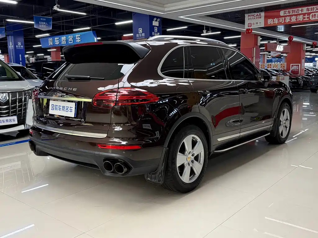 Porsche Cayenne 2017 — фото 16