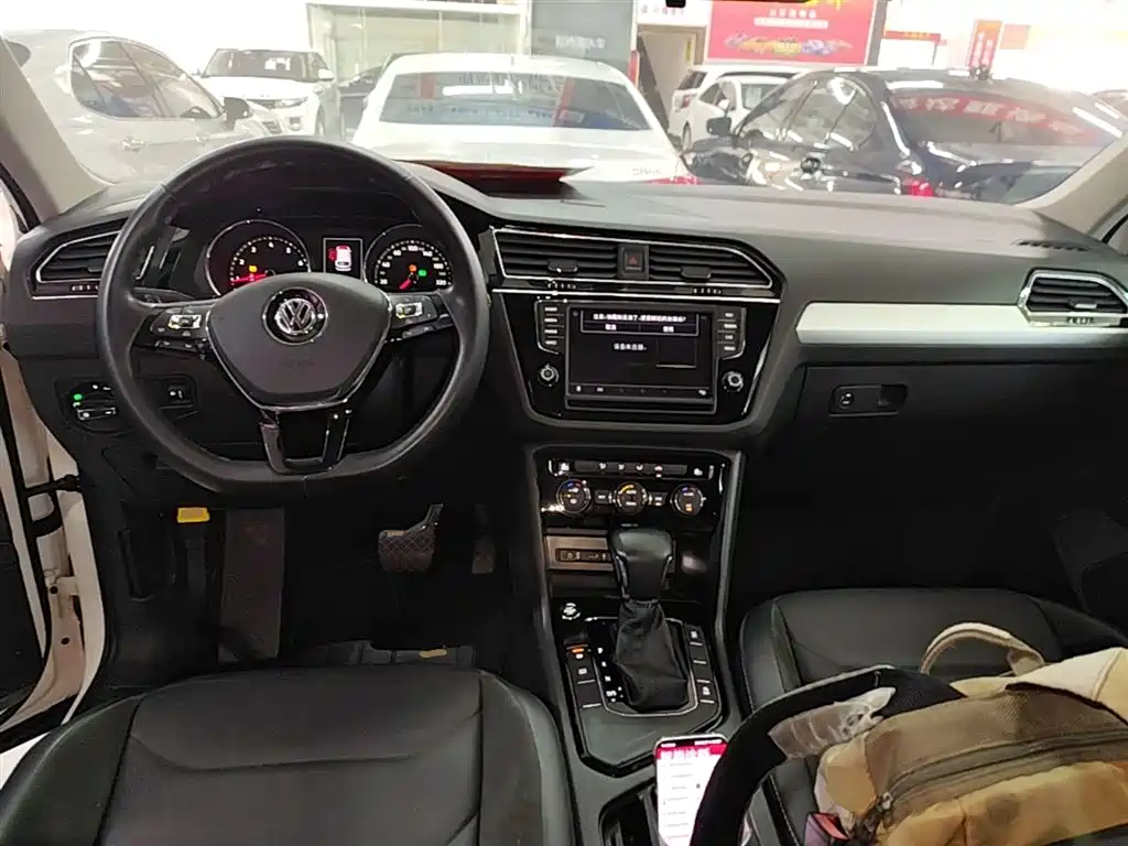 Volkswagen Tiguan L 2018 — фото 10
