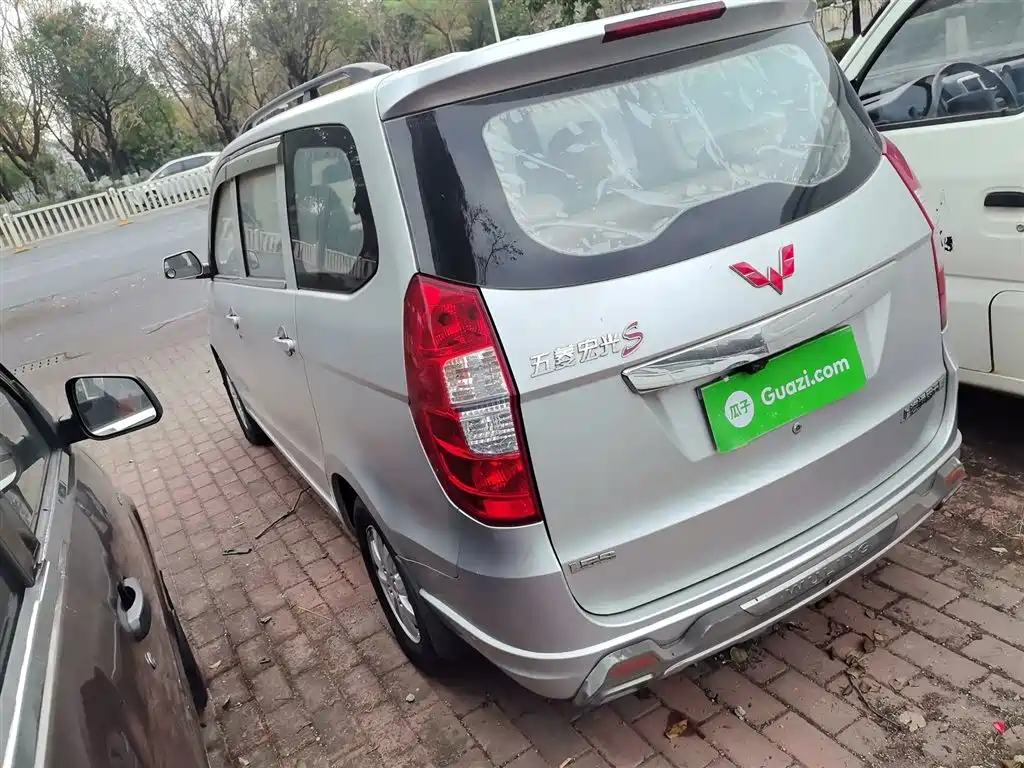 Wuling Hongguang 2015 — фото 23