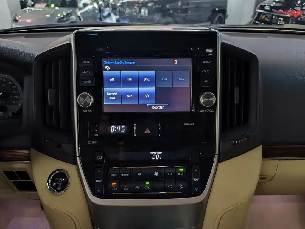 Toyota Land Cruiser 2017 — фото 20