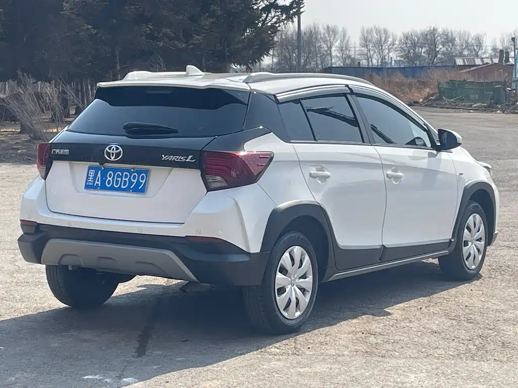Toyota Yaris L 2022 — фото 20