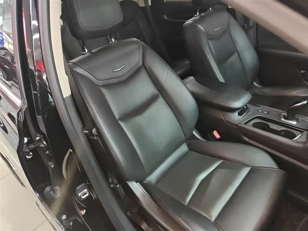 Cadillac XT5 2018 — фото 19