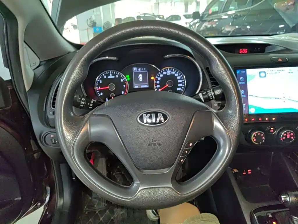 Kia K3 2017 — фото 11