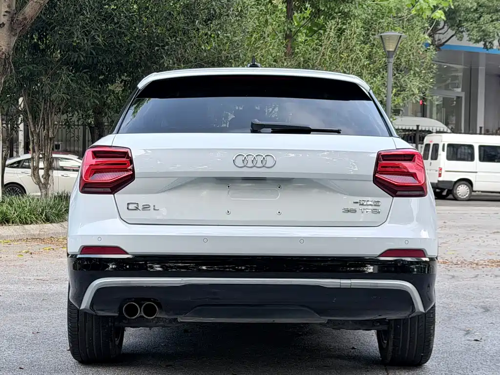 Audi Q2L 2018 — фото 16