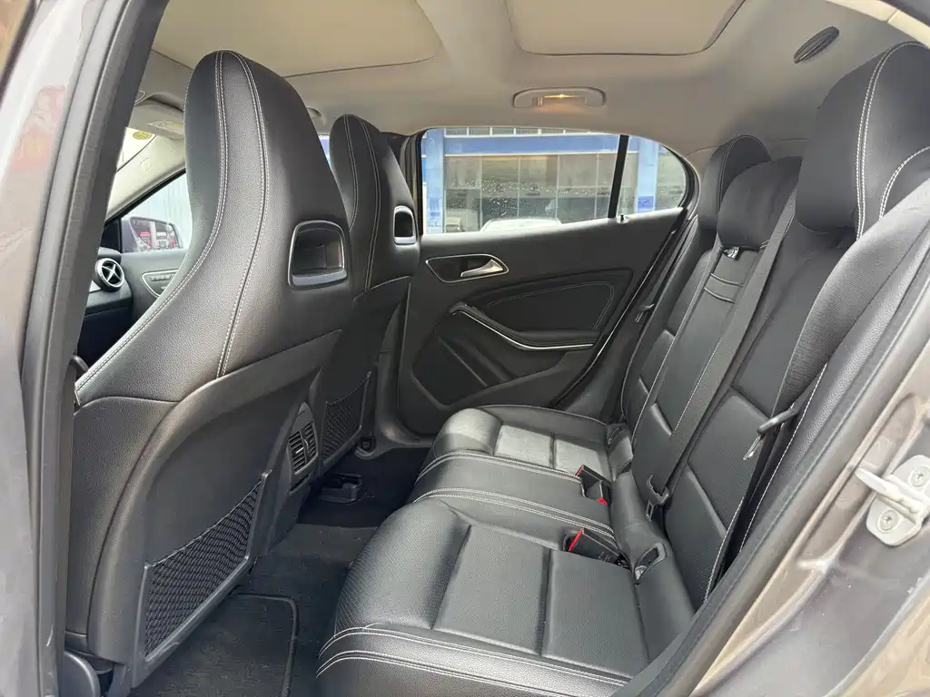 Mercedes-Benz GLA 2015