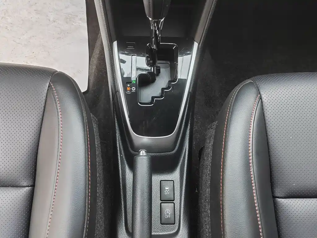 Toyota Yaris L 2022 — фото 18