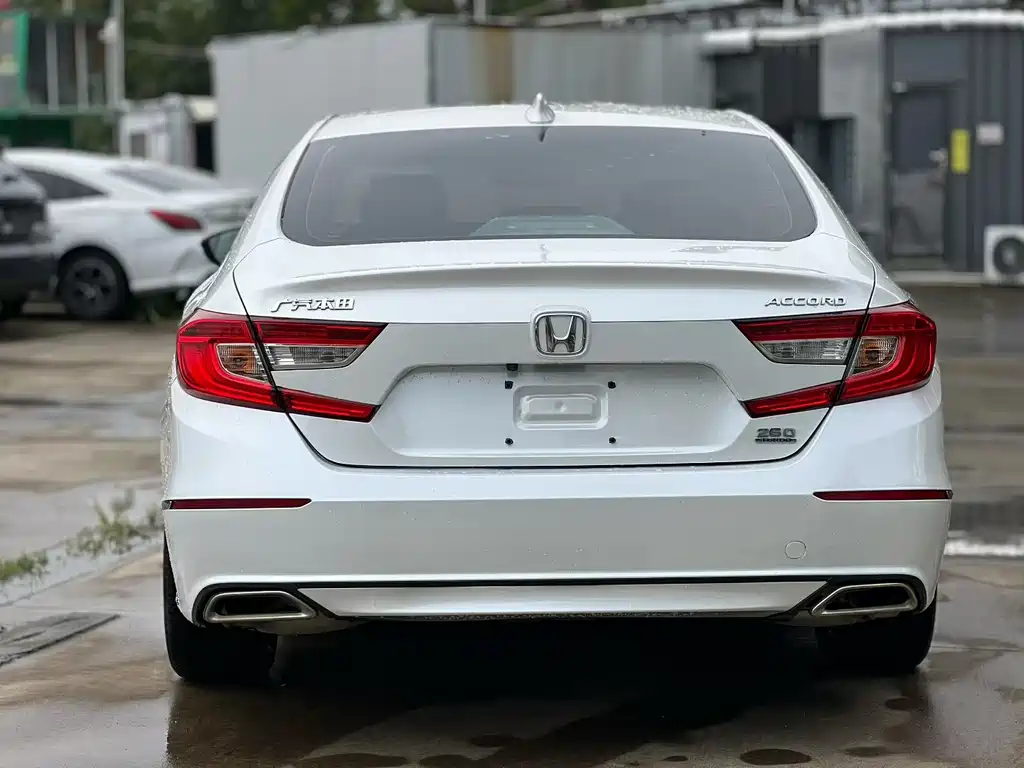 Honda Accord 2018 — фото 9