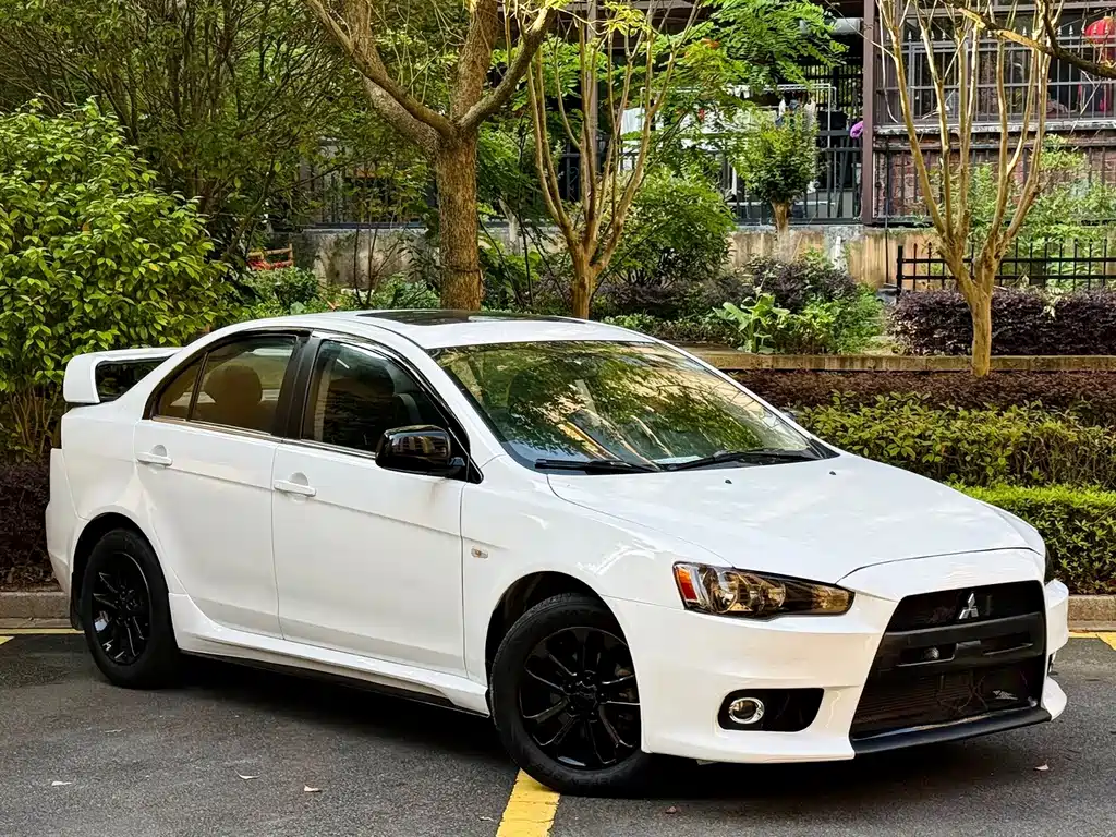 Mitsubishi Lancer EX 2013 — фото 3