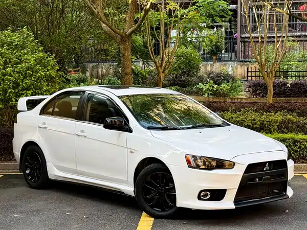 Mitsubishi Lancer EX 2013