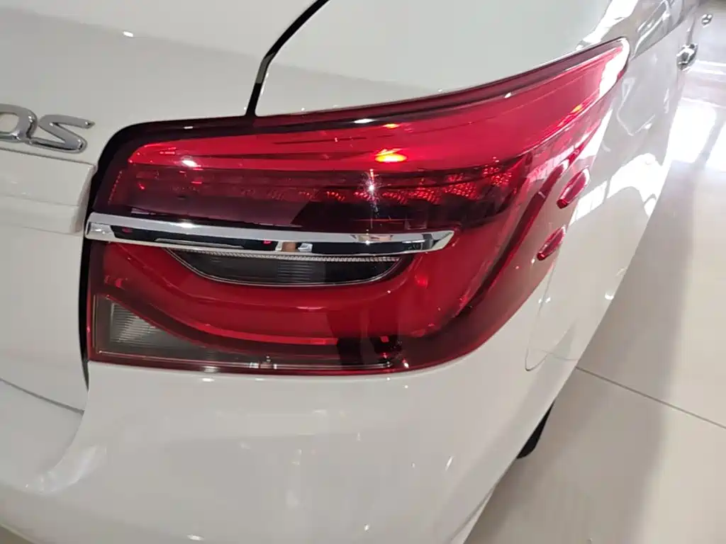 Toyota Vios 2023 — фото 8