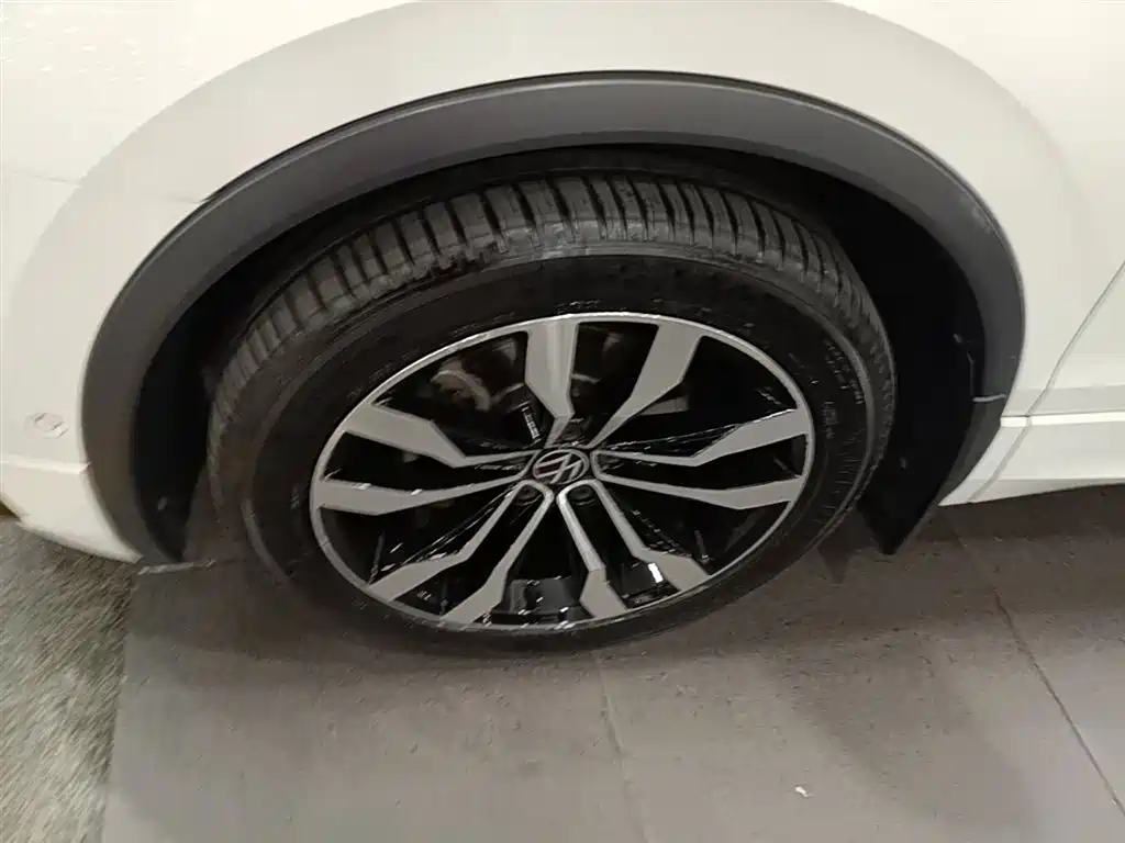 Volkswagen Tiguan L 2021 — фото 23