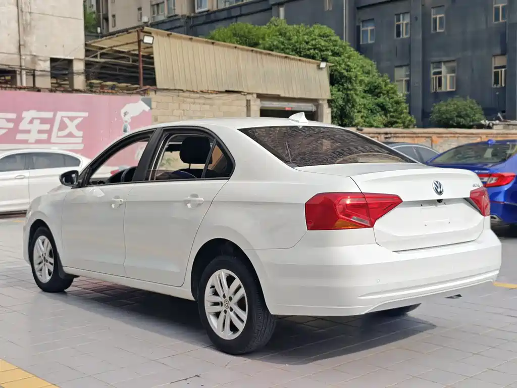 Volkswagen Jetta 2019 — фото 15