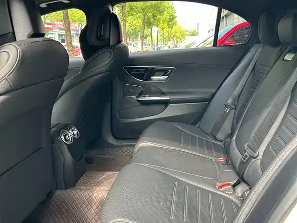Mercedes-Benz C-Class 2025