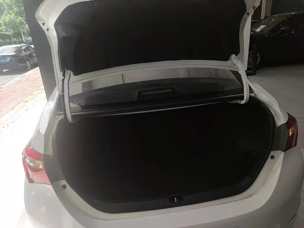 Toyota Corolla 2019 — фото 19
