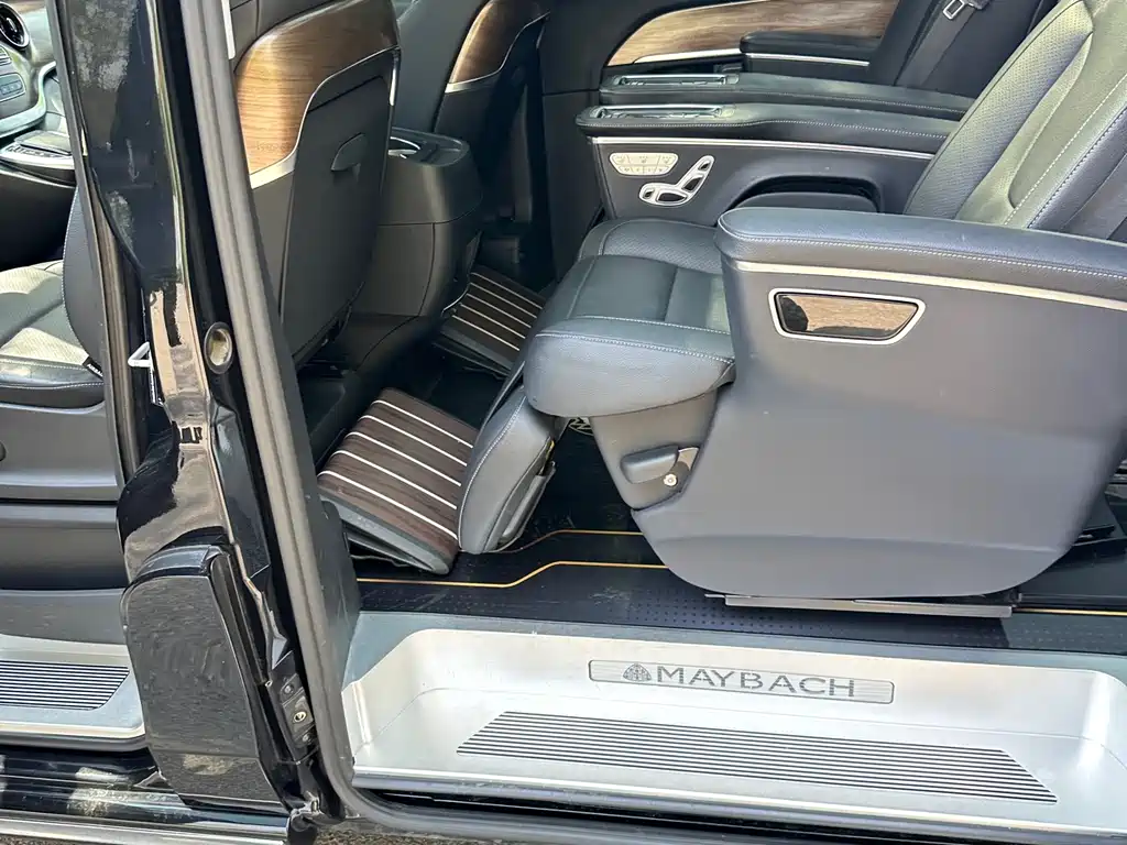 Mercedes-Benz V-Class 2022 — фото 33