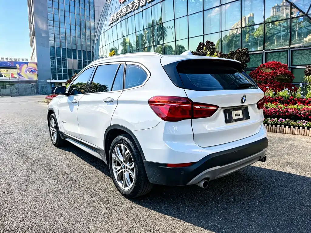 BMW X1 2017 — фото 12