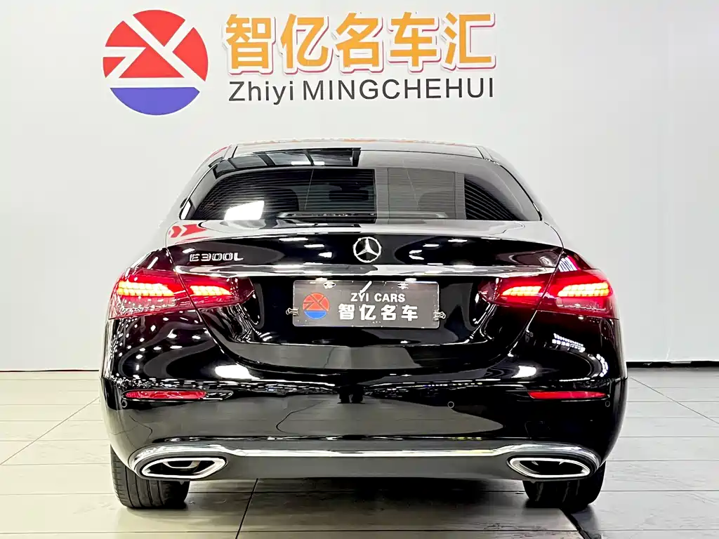 Mercedes-Benz E-Class 2023 — фото 11