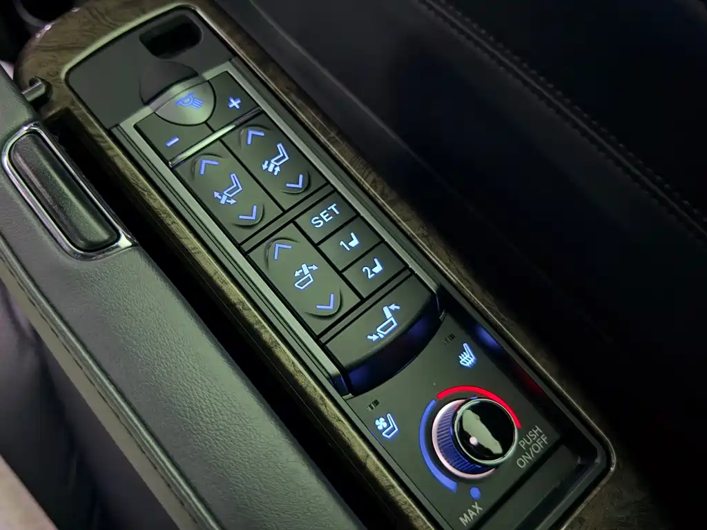 Toyota Alphard 2022 — фото 23