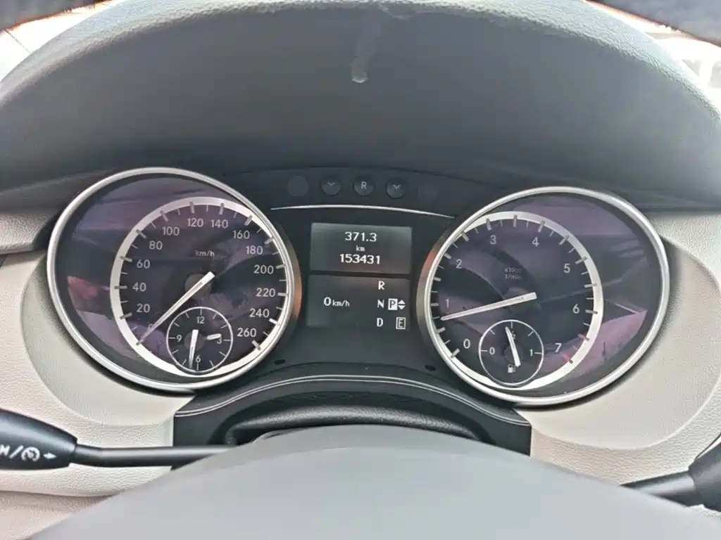 Mercedes-Benz R-Class 2016 — фото 12