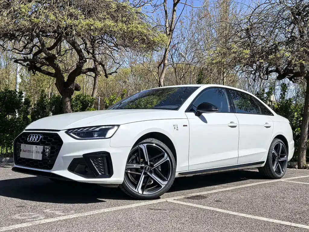 Audi A4L 2025 — фото 1