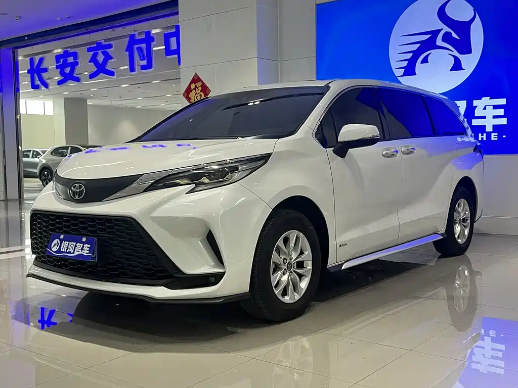 Toyota Granvia 2024