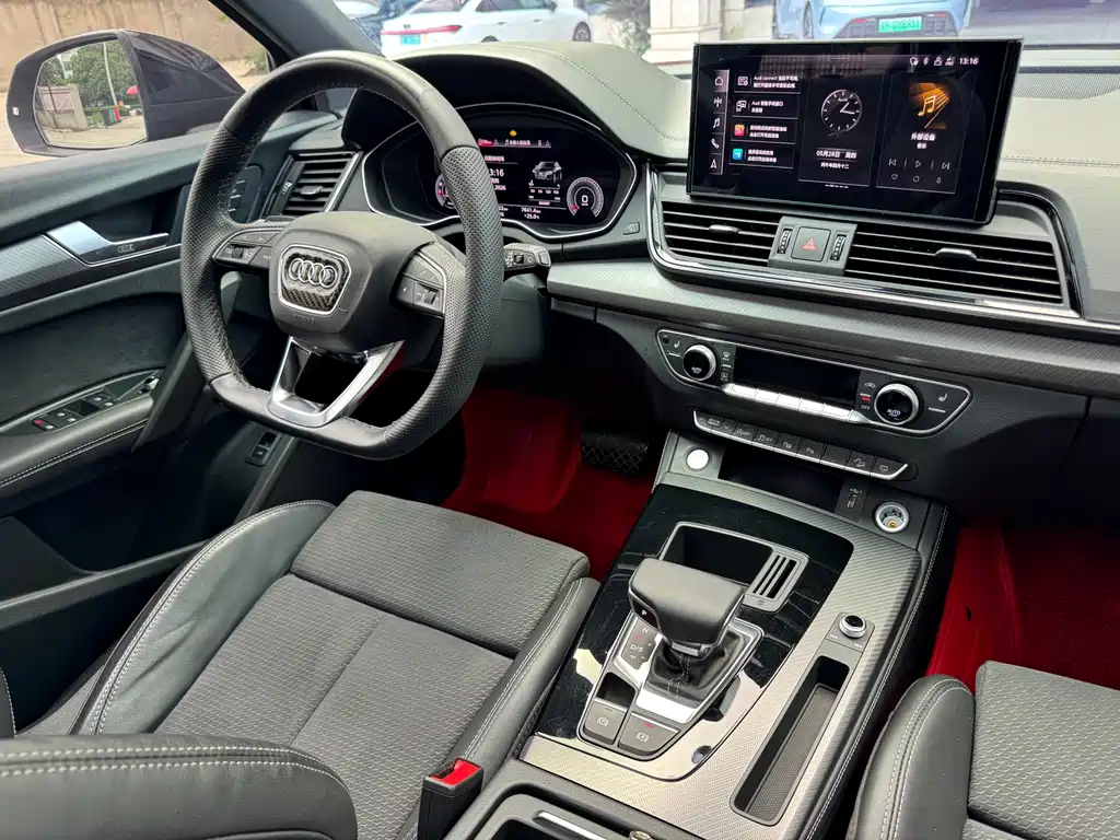 Audi Q5L Sportback 2022 — фото 16