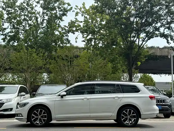 Volkswagen Viloran 2017