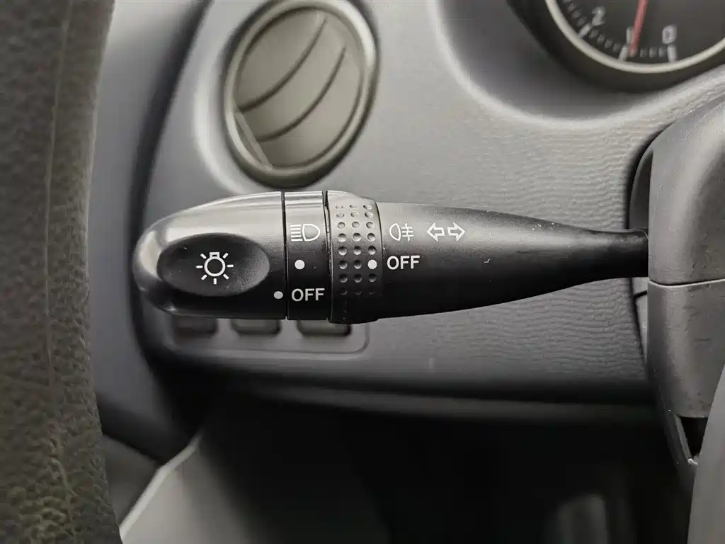 Suzuki Swift 2015 — фото 21