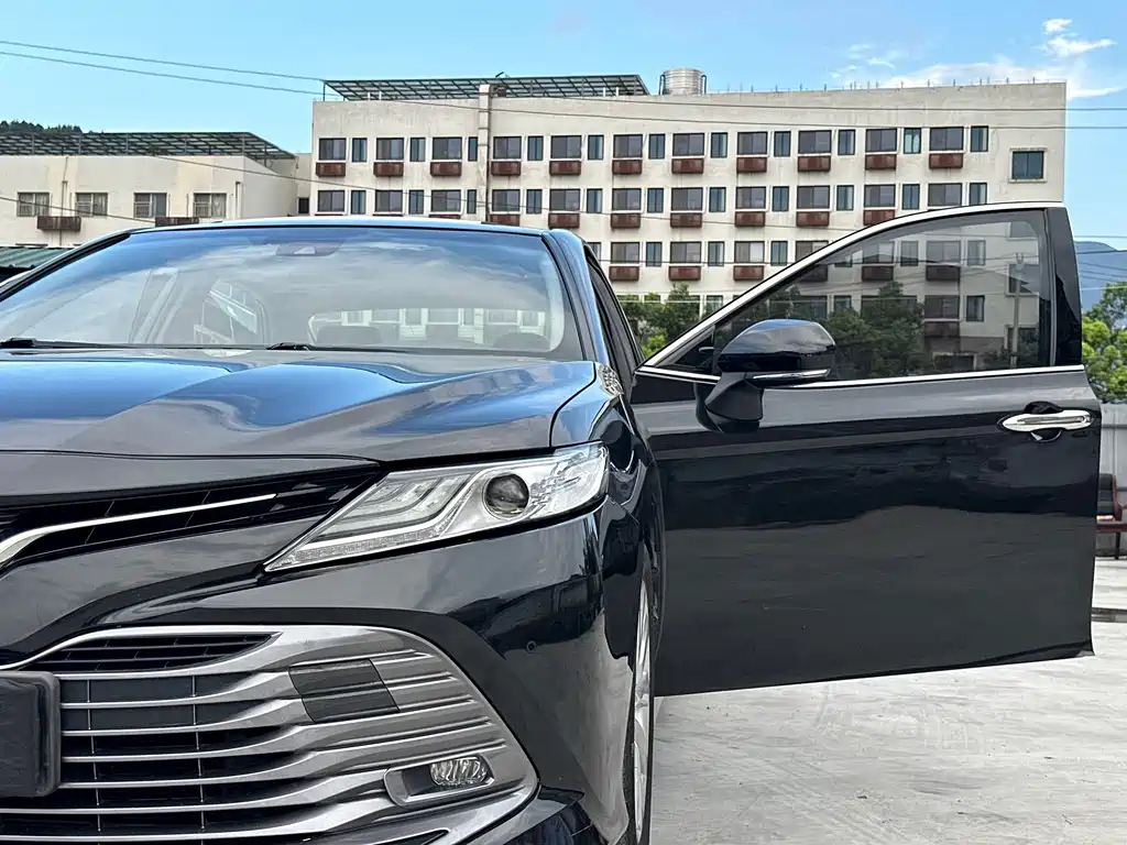 Toyota Camry 2021 — фото 19