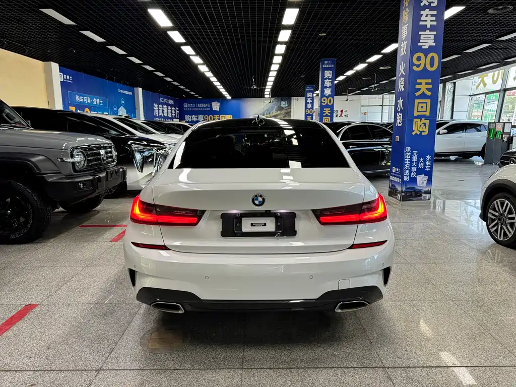 BMW 3 Series 2021 — фото 14