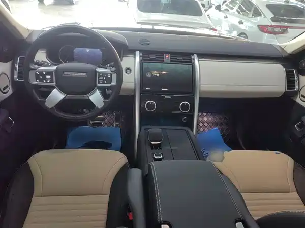 Land Rover Discovery 2023
