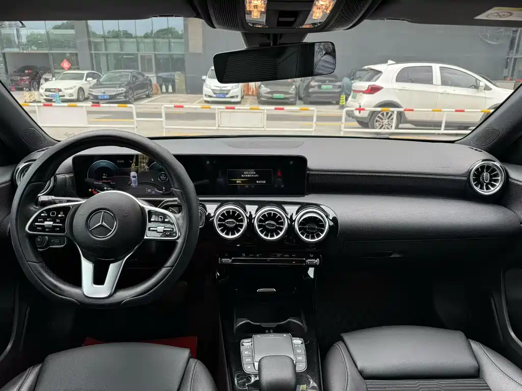 Mercedes-Benz A-Class 2023 — фото 5