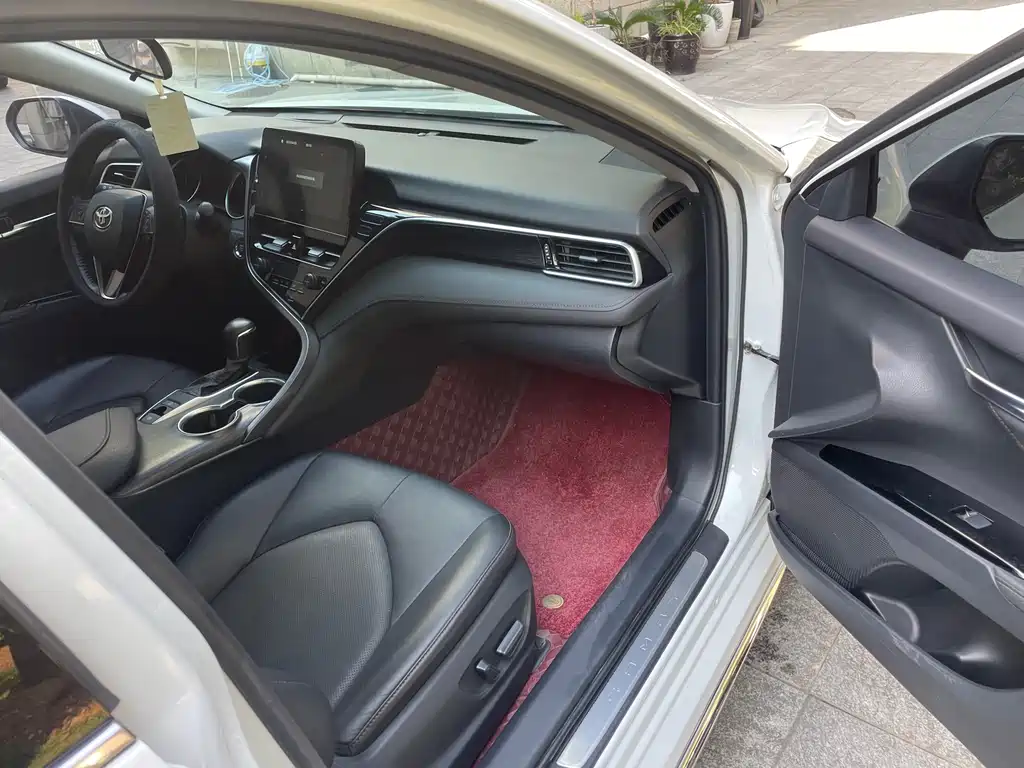 Toyota Camry 2024 — фото 11