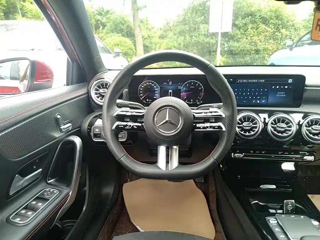Mercedes-Benz A-Class 2023 — фото 11