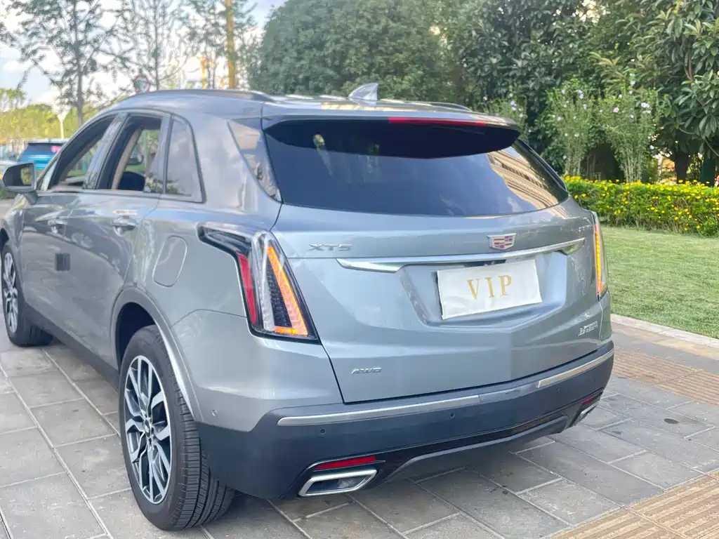 Cadillac XT5 2025 — фото 9