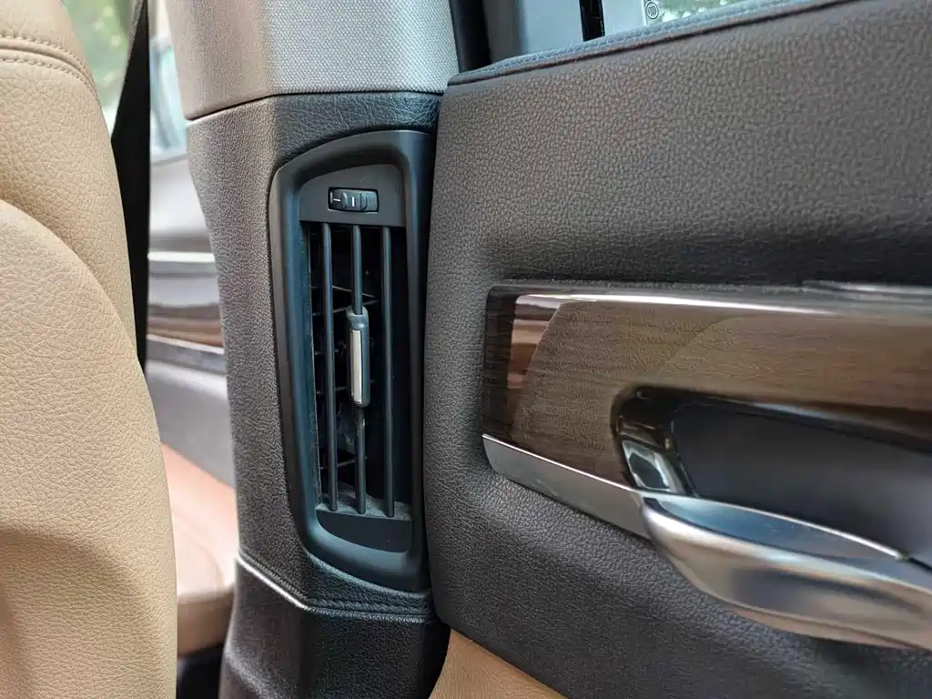BMW 7 Series 2015 — фото 28