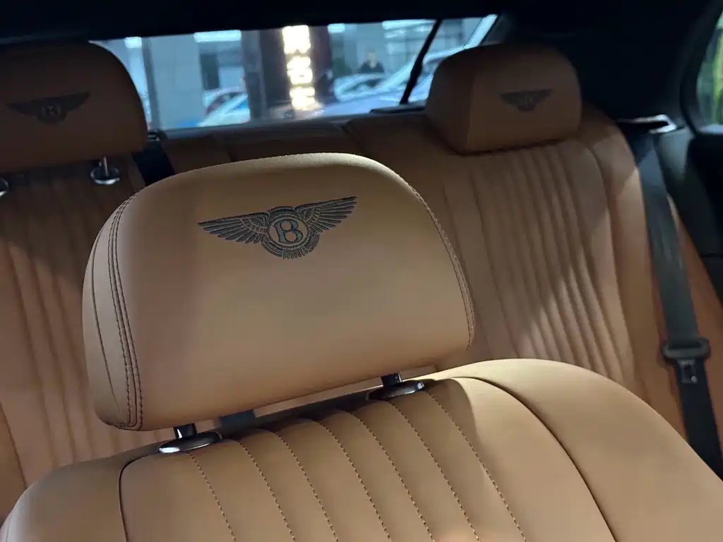 Bentley Flying Spur 2019 — фото 16