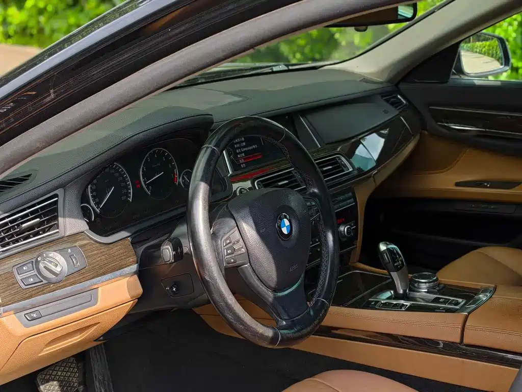 BMW 7 Series 2015 — фото 8