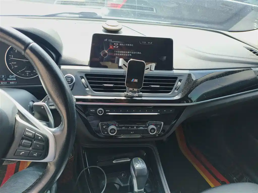 BMW 1 Series 2017 — фото 13