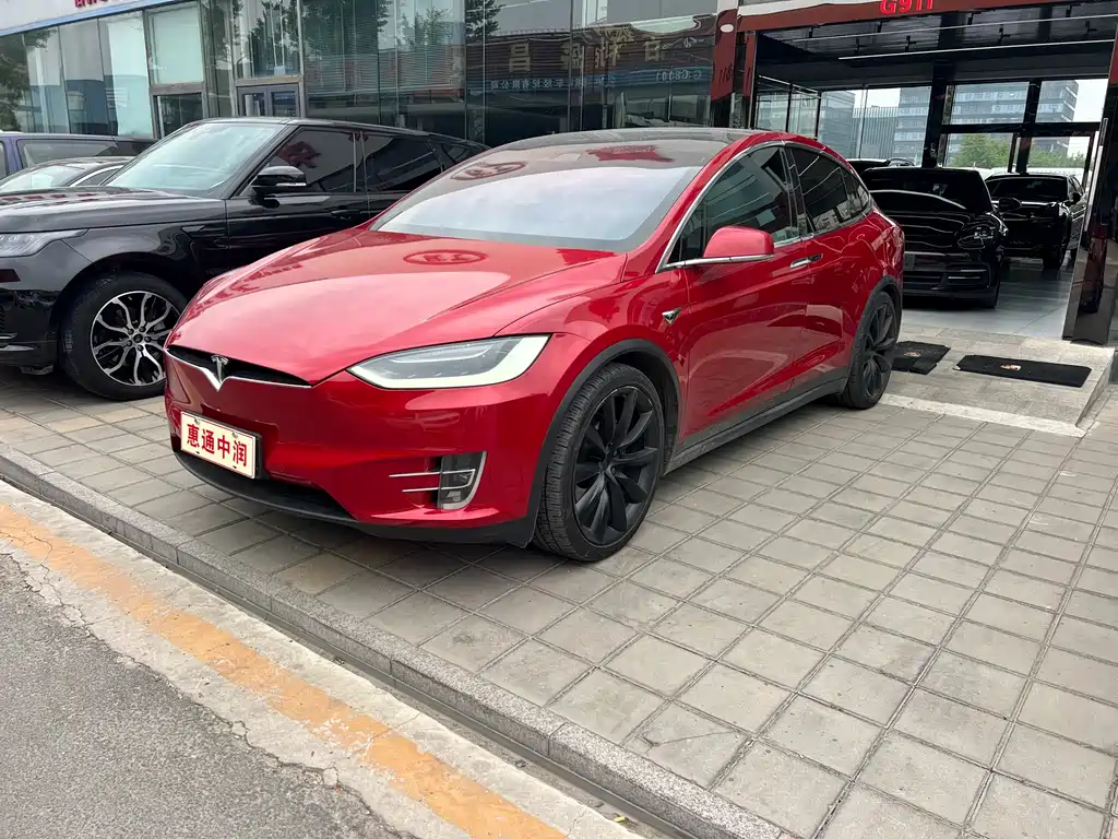 Tesla Model X 2017 — фото 1