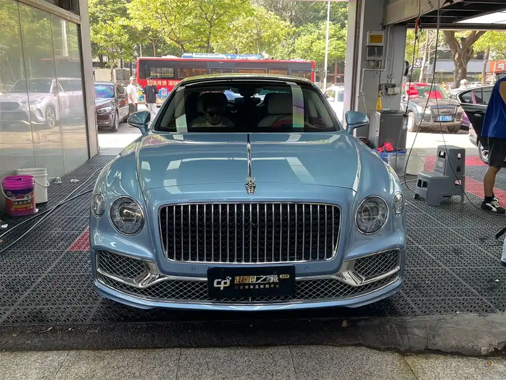 Bentley Flying Spur 2021 — фото 2