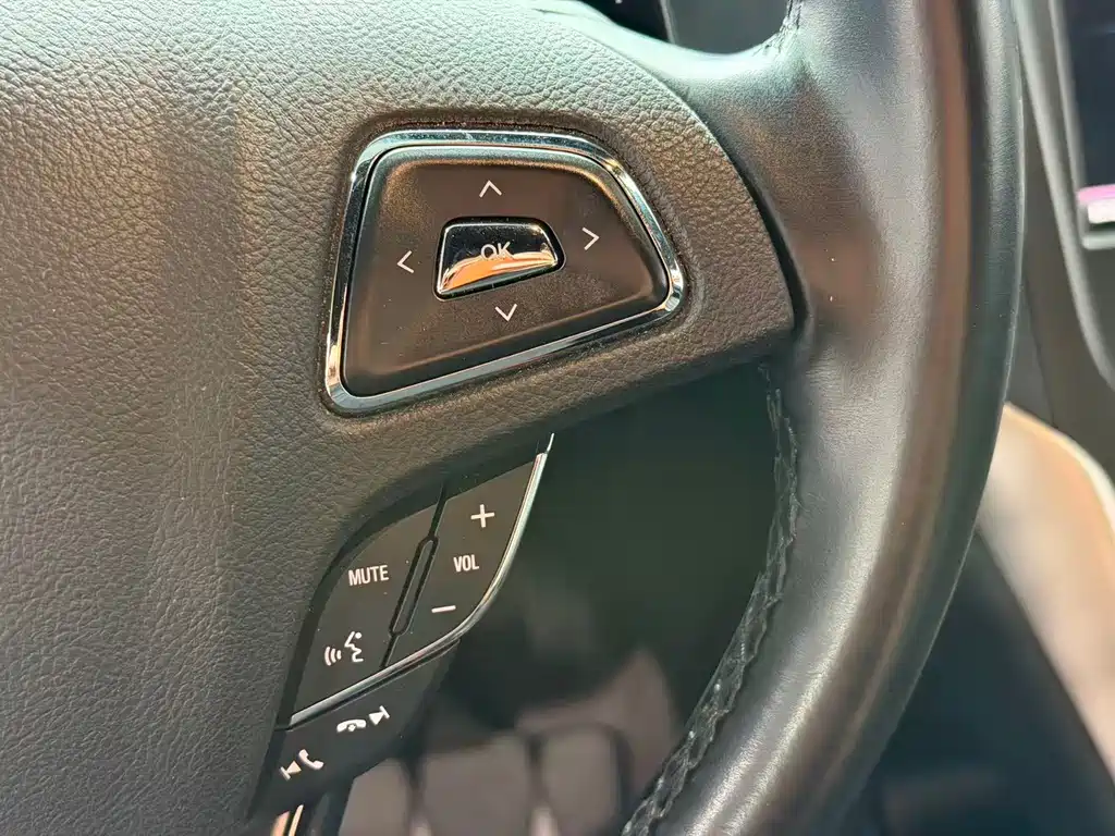 Lincoln MKC 2015 — фото 12