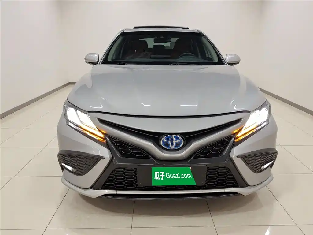 Toyota Camry 2022 — фото 3