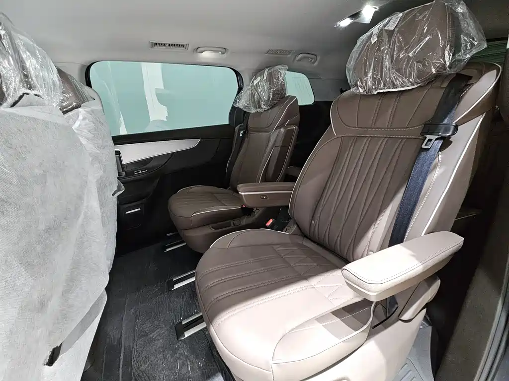 Roewe iMAX8 — фото 18