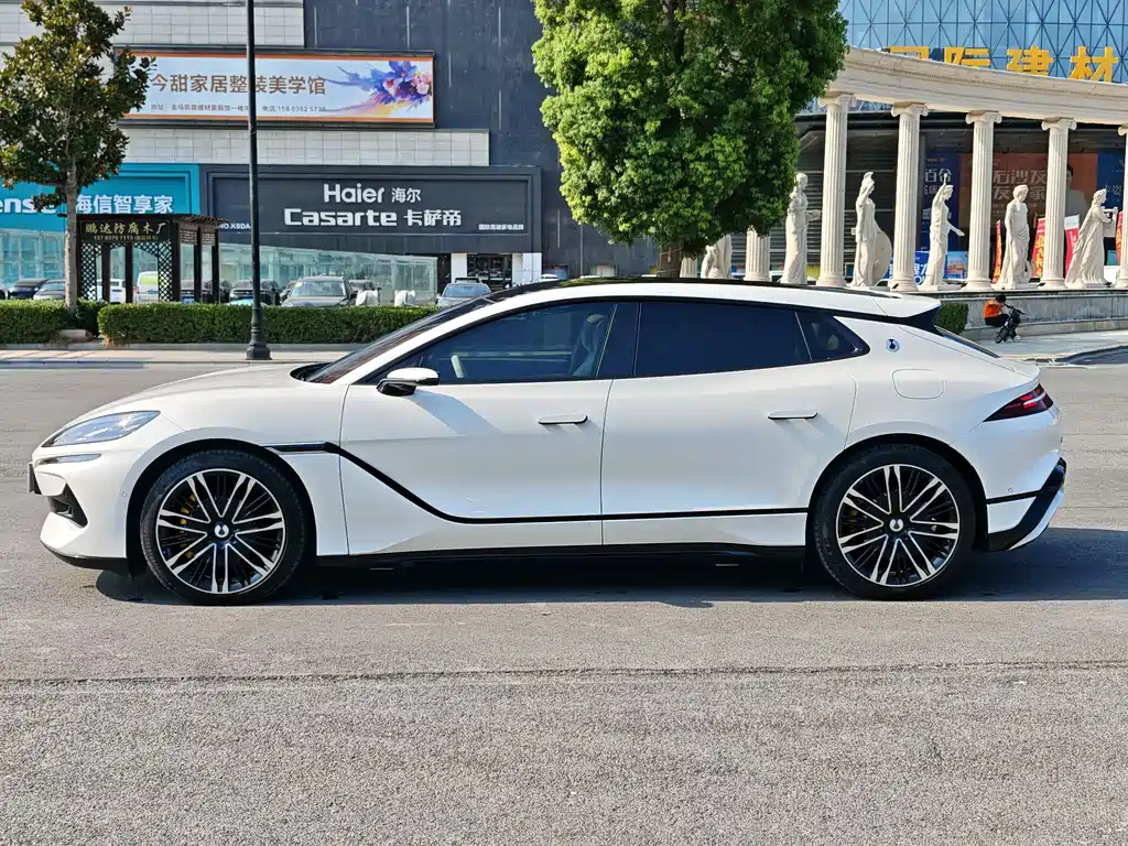 Denza Z9GT 2025